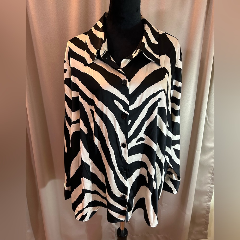 Sergio Hudson for target. Black and white animal print. Size 3x blouse